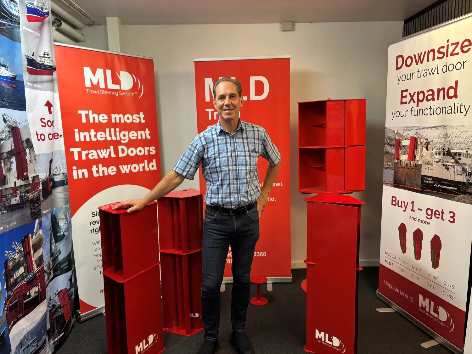 Gregers Baungaard, CEO og stifter af MLD står foran trawldørene